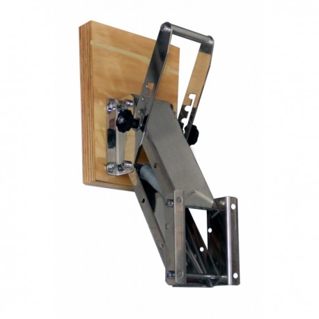 Tilting outboard motor bracket